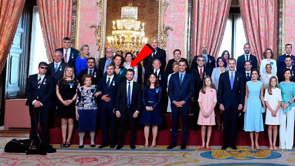 Pablo Motos, amigo de Letizia, se 'cuela' en la foto del quinto aniversario del Rey Pablo Motos, amigo de Letizia, se 'cuela' en la foto del quinto aniversario del Rey