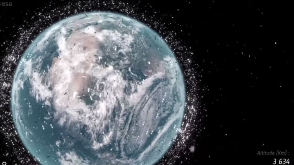 Más de 750.000 partículas de basura orbitan alrededor de la Tierra