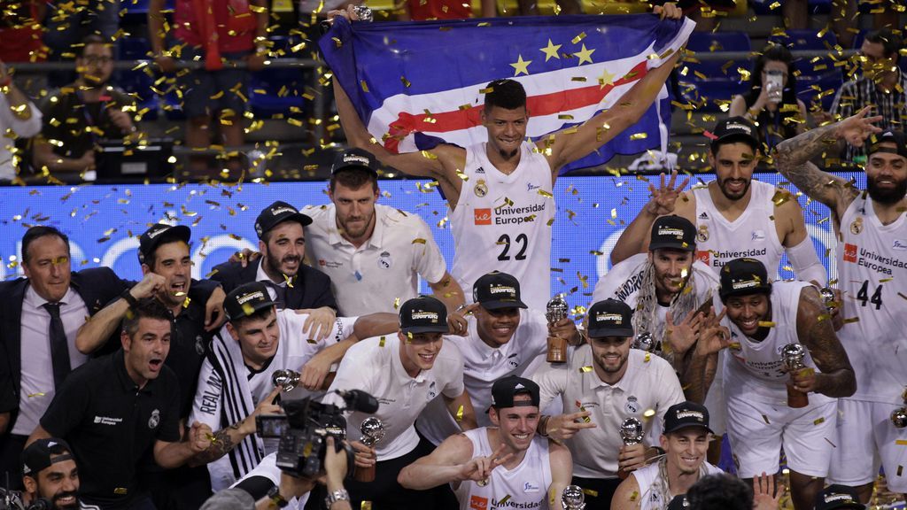 El Real Madrid es el rey de la Liga Endesa tras superar al Barcelona en el Palau