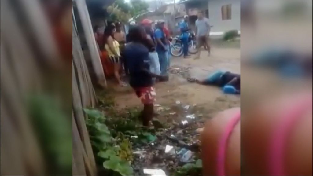 El desgarrador grito de un niño colombiano que presencia la muerte de su madre