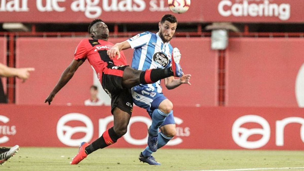 El Mallorca asciende a Primera División tras remontar la eliminatoria ante el Deportivo (3-0) El Mallorca asciende a Primera División tras remontar la eliminatoria ante el Deportivo (3-0)