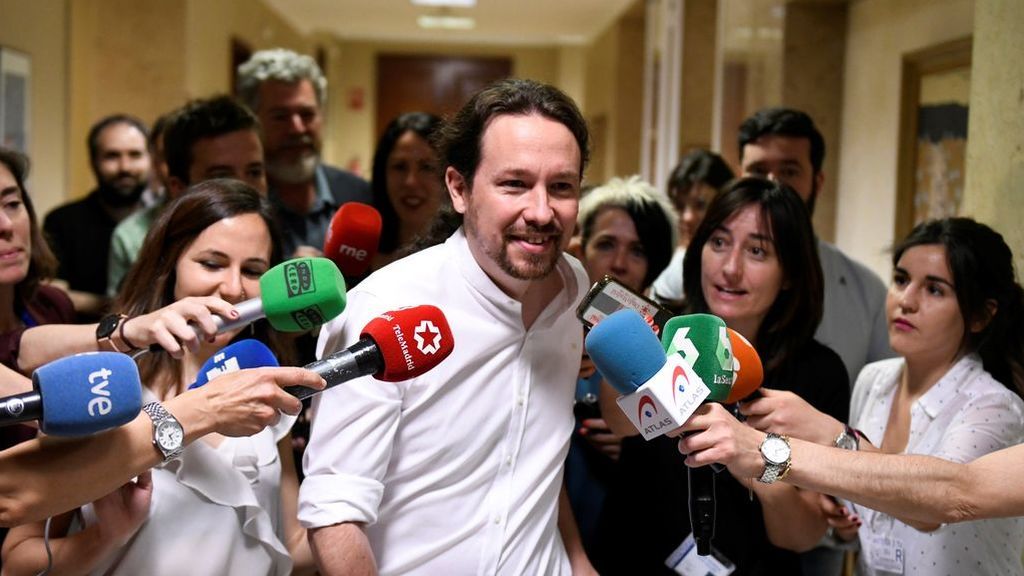 Iglesias responde al PSOE que quiere un gobierno de coalición y pide crear una mesa para negociar sin ruido