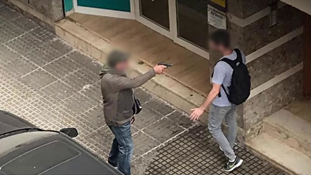 El vídeo de la detención de un ladrón armado en Ibiza gracias a la colaboración ciudadana