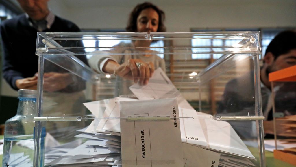 Las repetición electoral beneficiaría a PSOE y PP pero no está exenta de riesgos para Sánchez Las repetición electoral beneficiaría a PSOE y PP pero no está exenta de riesgos para Sánchez
