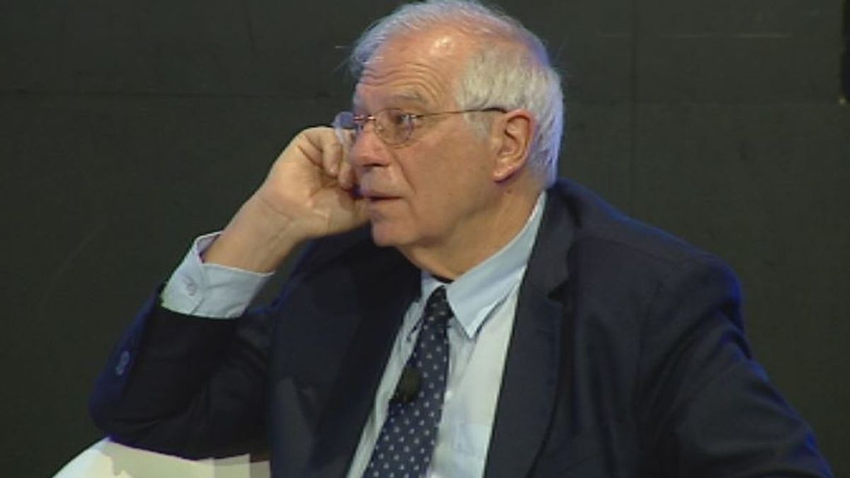 Borrell renuncia a su acta de Eurodiputado para seguir optando a ser ministro Borrell renuncia a su acta de Eurodiputado para seguir optando a ser ministro
