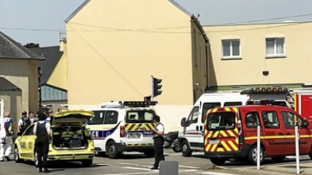 Francia vuelve a ser golpeada: un tiroteo en la mezquita de Pontanezen deja dos heridos Francia vuelve a ser golpeada: un tiroteo en la mezquita de Pontanezen deja dos heridos