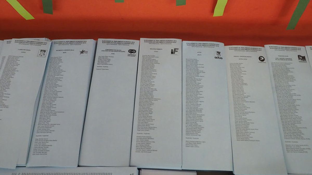 El Ayuntamiento de San Sadurniño reconvierte las papeletas electorales en 300 blocs El Ayuntamiento de San Sadurniño reconvierte las papeletas electorales en 300 blocs