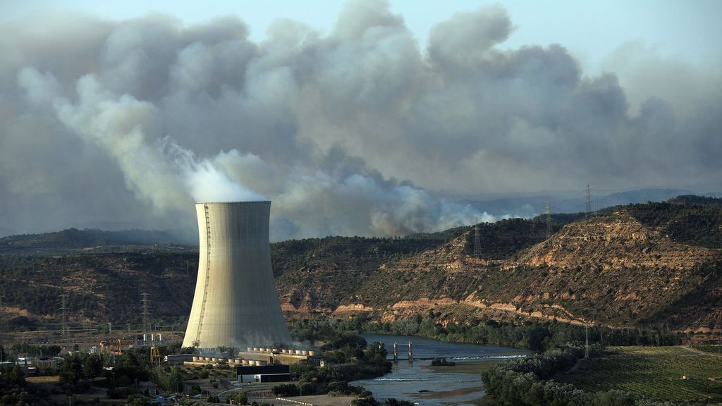La central nuclear de Ascó, bajo la supervisión de  los cuerpos de seguridad debido al incendio en Tarragona