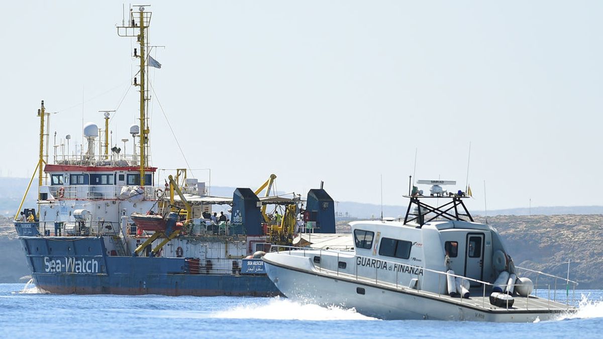 Italia intercepta y aborda el 'Sea-Watch 3' frente al puerto de Lampedusa