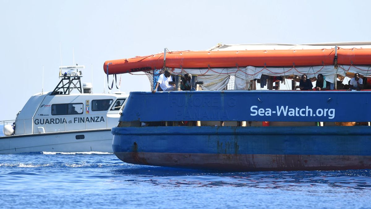 Italia intercepta y aborda el 'Sea-Watch 3' frente al puerto de Lampedusa