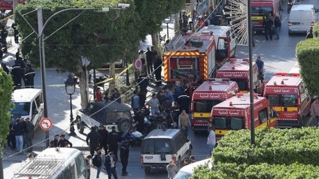 Un terrorista se inmola en el centro de Túnez, que ya vive en estado de emergencia