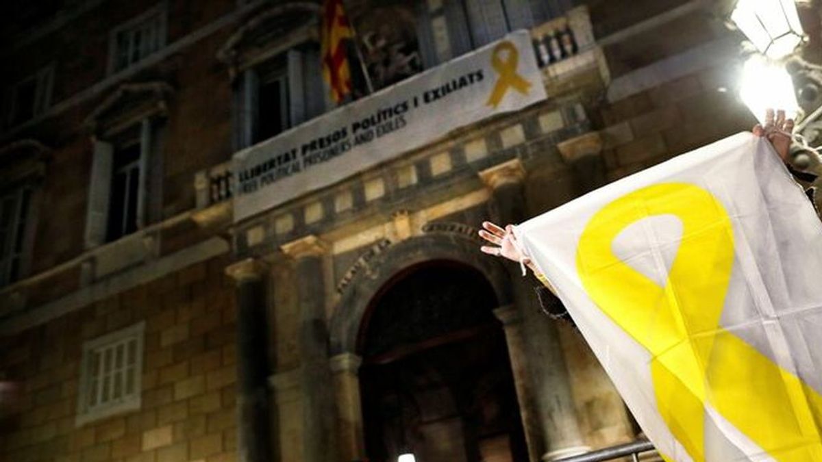 El Tribunal Superior de Cataluña procesa a Torra por no quitar los lazos amarillos