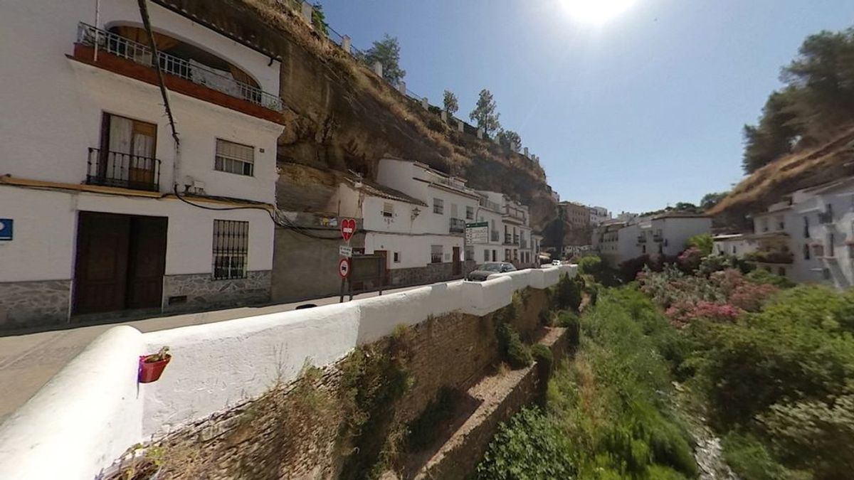 Las casas cueva de Setenil de las Bodegas, en Cádiz, refugios contra el calor