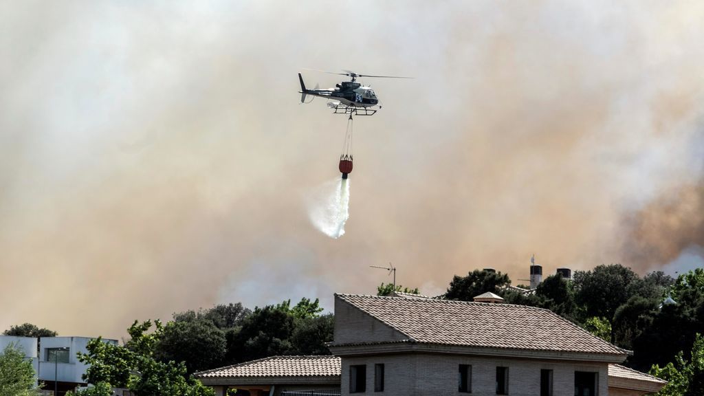 Las llamas llegan a las viviendas: más de una veintena de vecinos, desalojados en Toledo