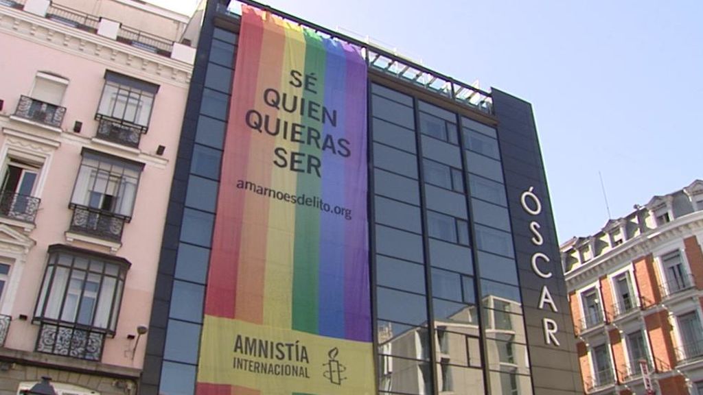 190628 SOC BANDERA GAY AMNISTIA