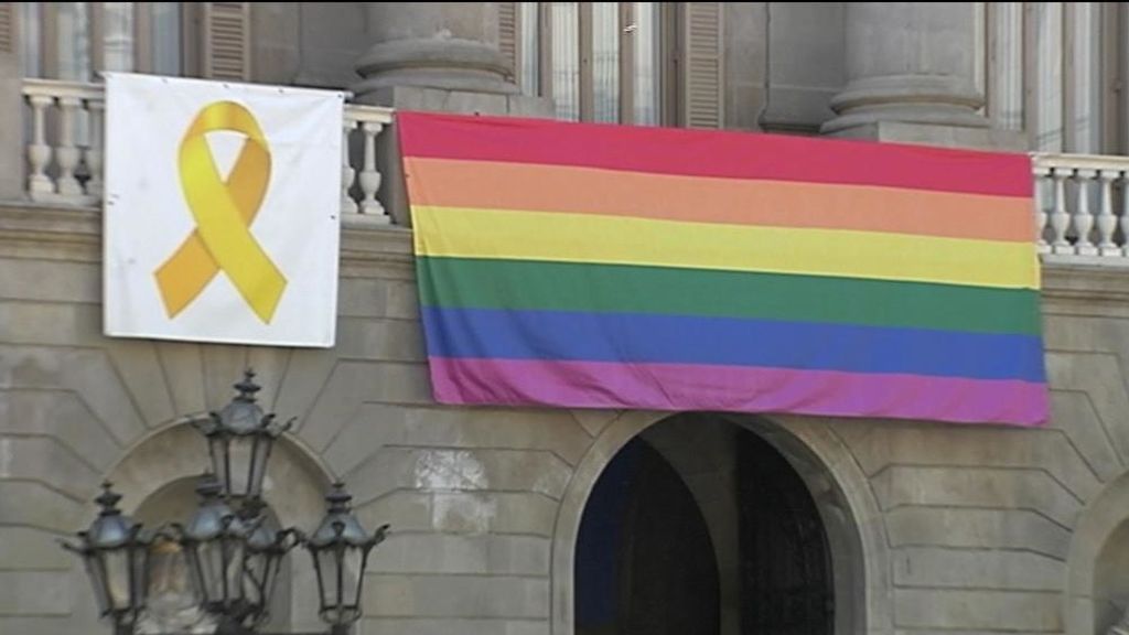 190628 SOC BANDERA GAY BARCELONA