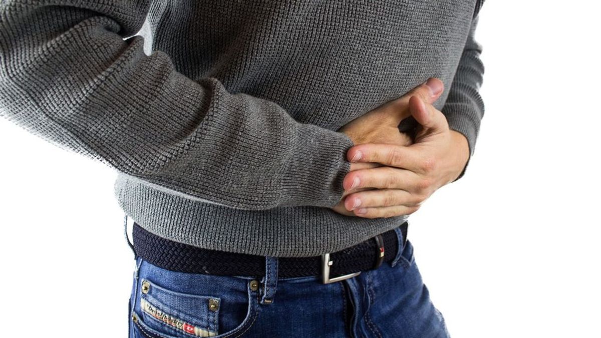 Consejos para saber diferenciar entre una indigestión y una infección estomacal
