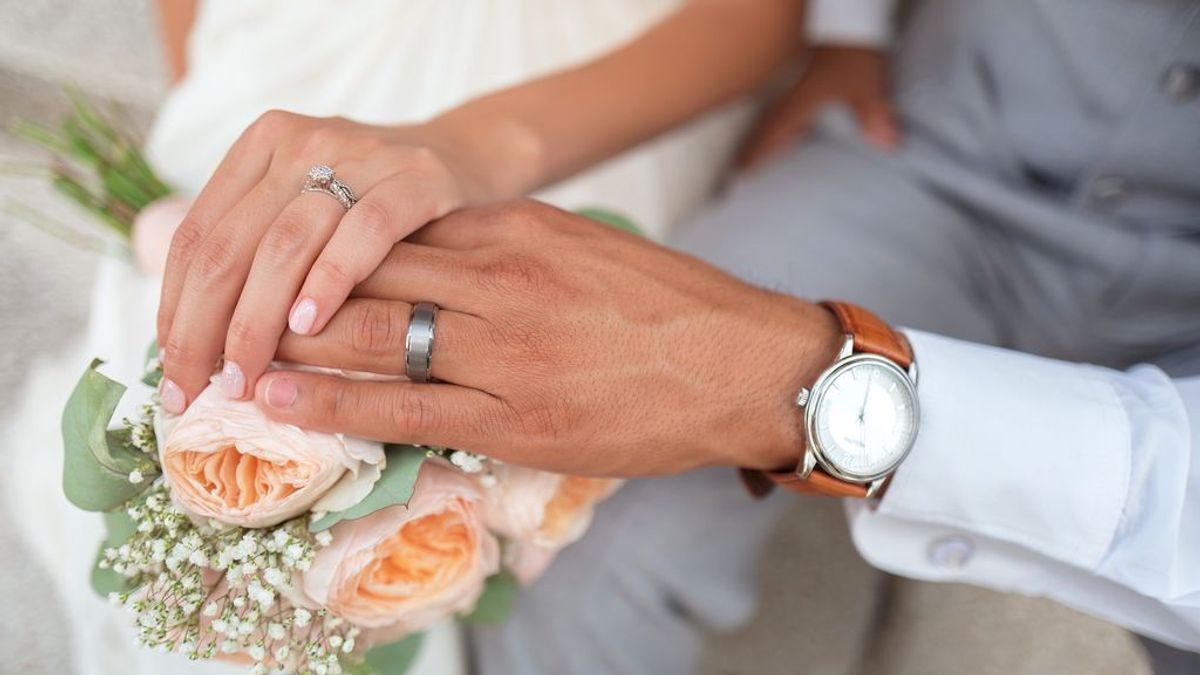 Contraen matrimonio un día antes de la muerte del prometido por un cáncer terminal