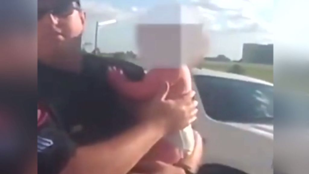 Detenida por dejar a su bebé de un año en el coche mientras compraba alcohol