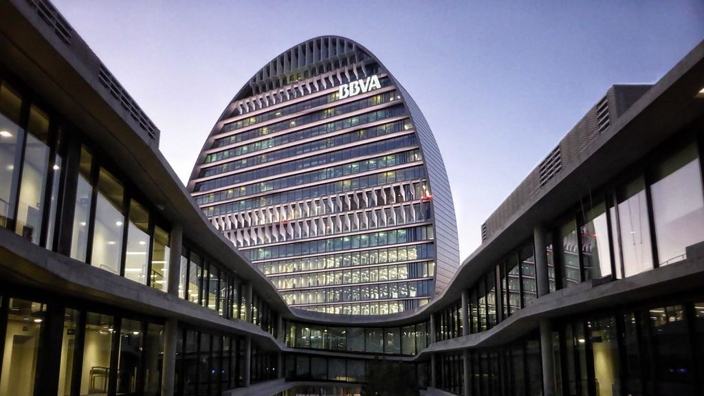 La investigación a la trama de espionaje de Villarejo alcanza a altos directivos del BBVA La investigación a la trama de espionaje de Villarejo alcanza a altos directivos del BBVA