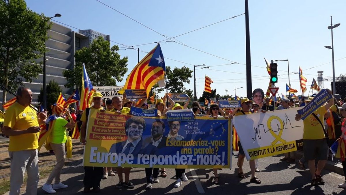 Miles de independentistas se concentran frente al Parlamento Europeo de Estrasburgo