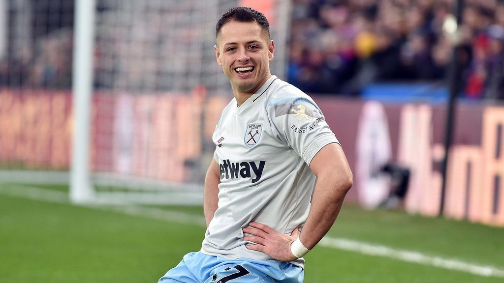 La imagen viral de Chicharito con 'unos kilos de más' al regresar de sus vacaciones La imagen viral de Chicharito con 'unos kilos de más' al regresar de sus vacaciones
