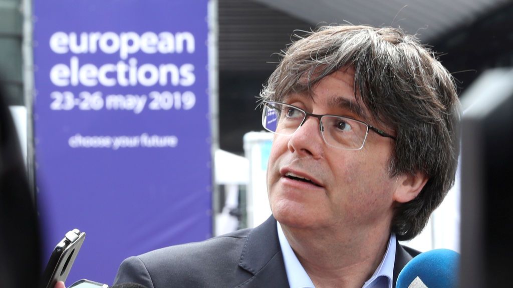 Puigdemont amaga con entrar en Francia para la manifestación ante el Parlamento Europeo Puigdemont amaga con entrar en Francia para la manifestación ante el Parlamento Europeo