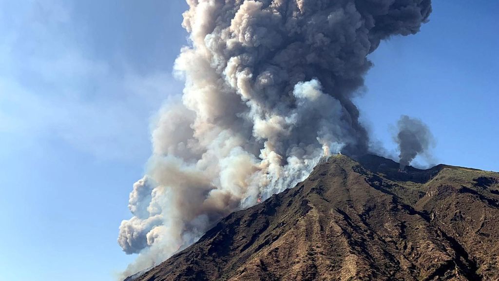 El volcán Stromboli entra en erupción y deja un fallecido