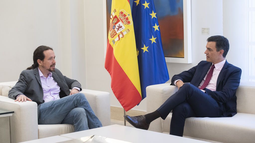 Pablo Iglesias y Pedro Sánchez, reunidos en el palacio de La Moncloa. Pablo Iglesias y Pedro Sánchez, reunidos en el palacio de La Moncloa.