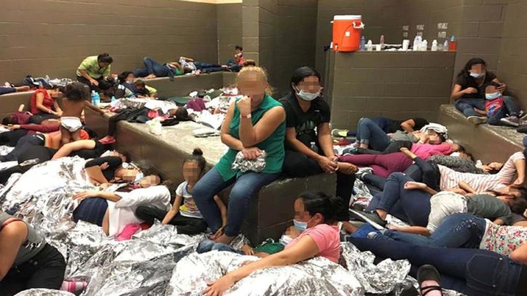 Estados Unidos reconoce el hacinamiento en sus centros de detención para migrantes