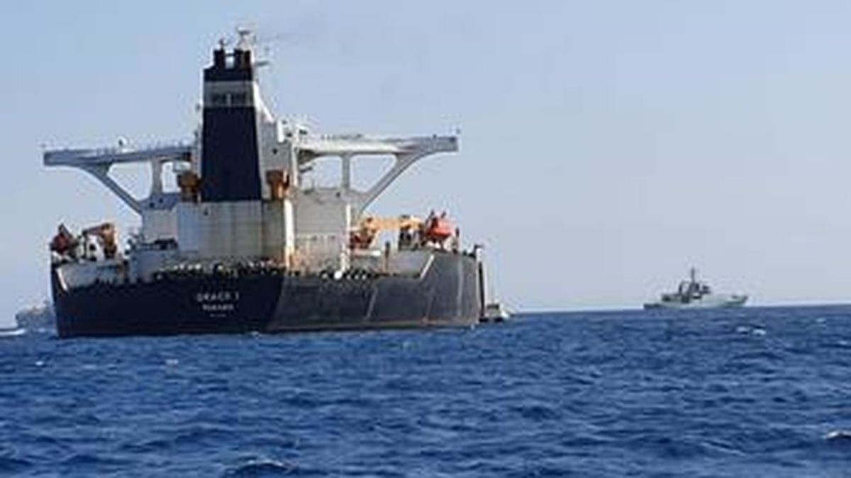 Tensión en Gibraltar: la Marina Real Británica custodia un petrolero iraní sospechoso de suministrar crudo a Siria Tensión en Gibraltar: la Marina Real Británica custodia un petrolero iraní sospechoso de suministrar crudo a Siria
