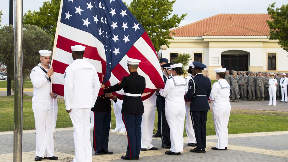 2000 militares estadounidenses celebran el 4 de Julio en la Base Naval de Rota