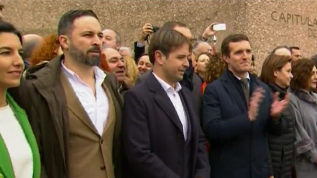 Casado y Abascal se reunieron para desbloquear Murcia Casado y Abascal se reunieron para desbloquear Murcia
