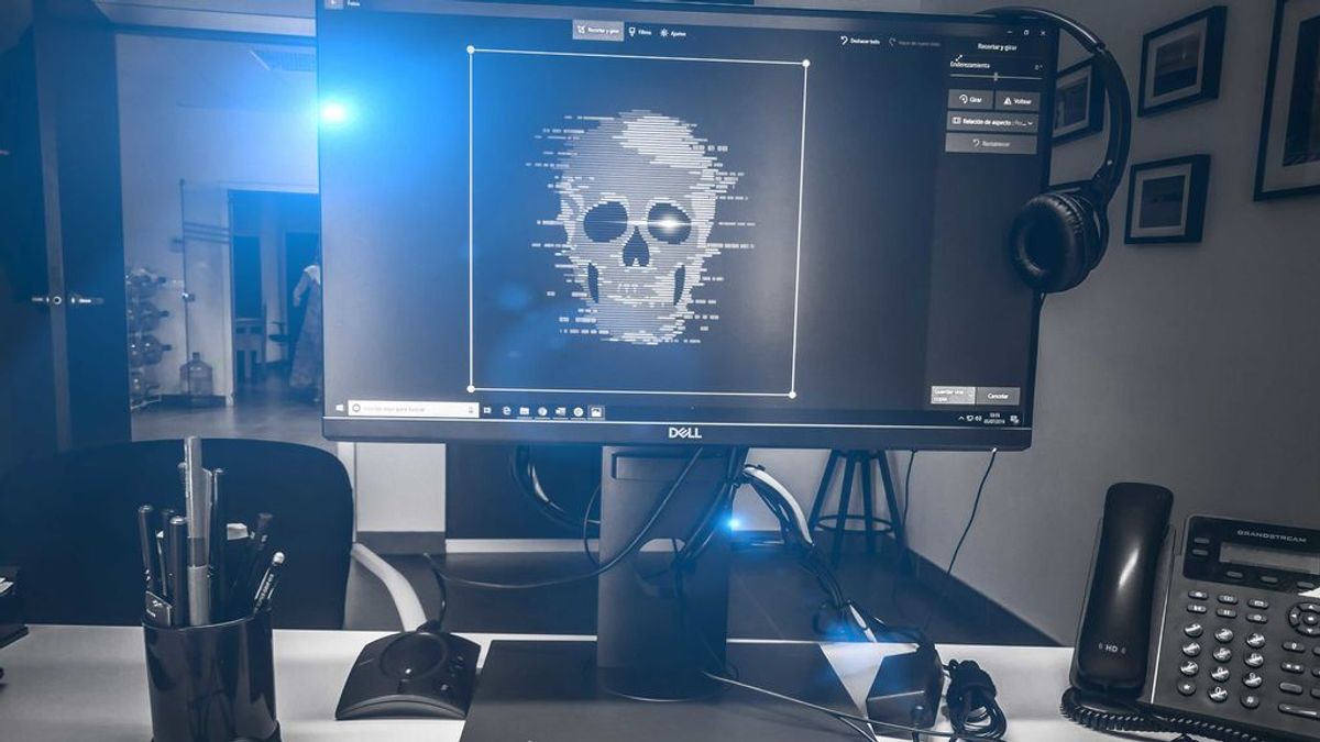 El CNI recupera en Alemania la 'extra' de los trabajadores del Ayuntamiento de Roquetas que robó un 'hacker' El CNI recupera en Alemania la 'extra' de los trabajadores del Ayuntamiento de Roquetas que robó un 'hacker'