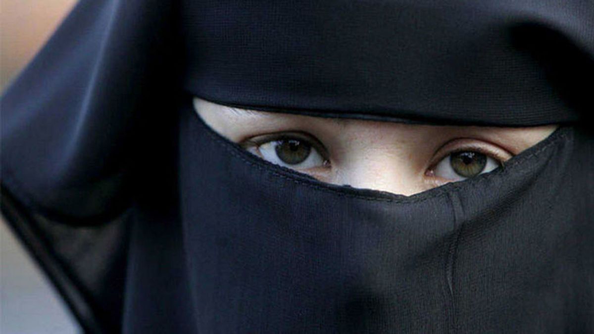 Prohibido entrar a edificios públicos con el ‘niqab’ en Túnez