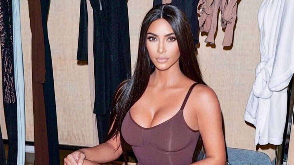 Vestidos, bolsos de marca y sus sandalias favoritas: Kim Kardashian pone a la venta su ropa usada
