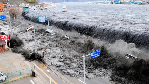 Que Es Y Que Hacer En Caso De Tsunami