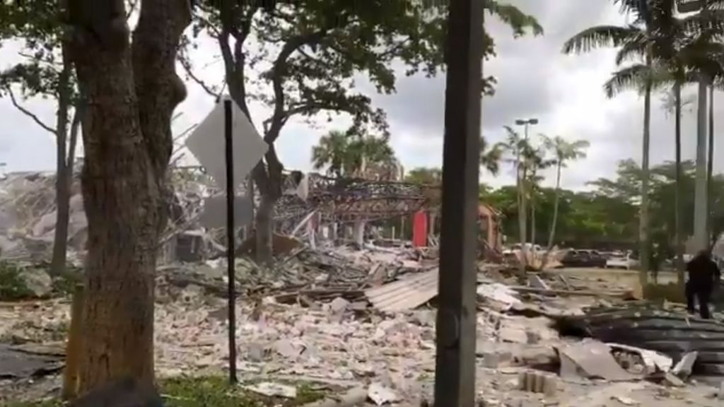 Al menos 21 heridos en una explosión de gas en un centro comercial en Florida