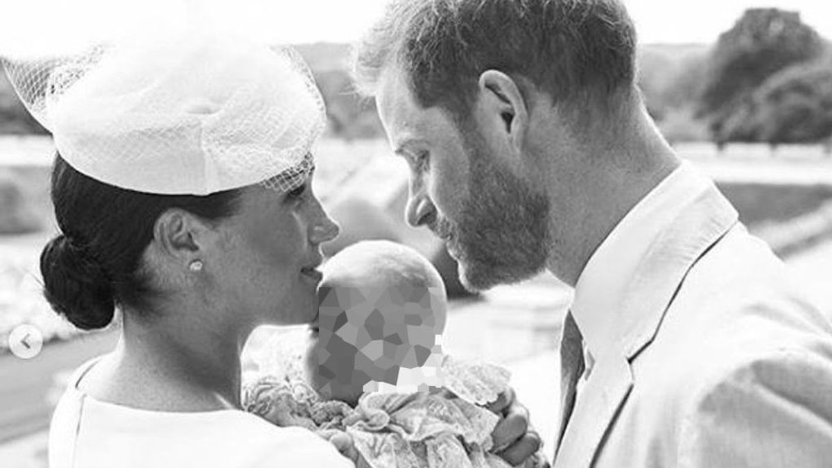 Meghan Markle y el príncipe Harry comparten unas tiernas fotos del bautizo íntimo de su hijo Archie