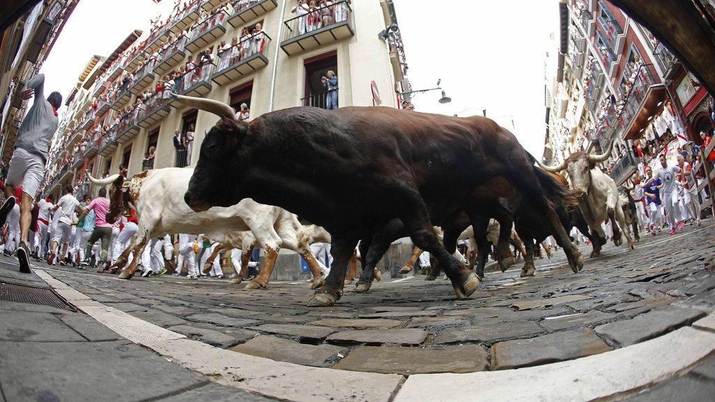 Tensión en el encierro de los toros de Cebada Gago