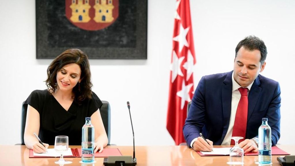 PP y C's alcanzan un acuerdo de gobierno en Madrid en el que no está Vox PP y C's alcanzan un acuerdo de gobierno en Madrid en el que no está Vox