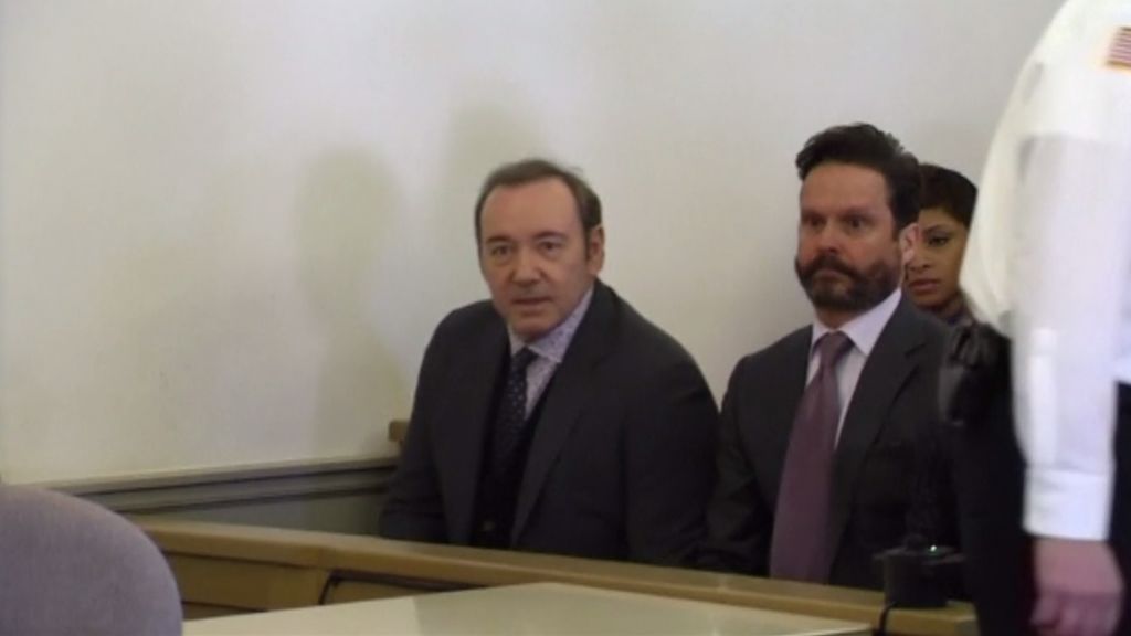 El abogado de Kevin Spacey pide desestimar el juicio por la negación a declarar del acusador