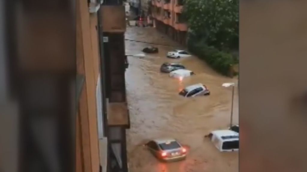 Tafalla no da crédito y se une ante la catástrofe: El río Cidacos pasó de 0,11 metros a más de 4 metros en horas