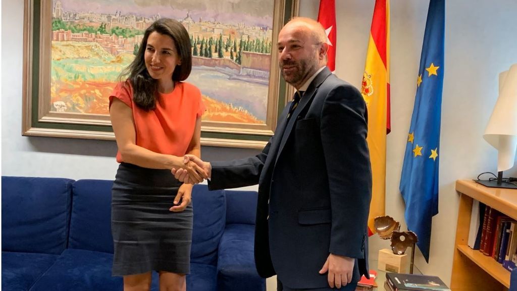 Vox rechaza a PP y C's fuerza un pleno de investidura sin candidato en Madrid Vox rechaza a PP y C's fuerza un pleno de investidura sin candidato en Madrid