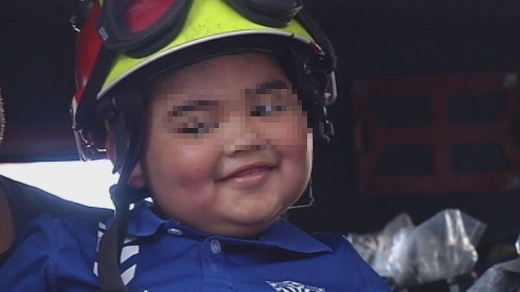 La sonrisa del pequeño Benjamín se apaga pero queda en el recuerdo de los bomberos de Marbella