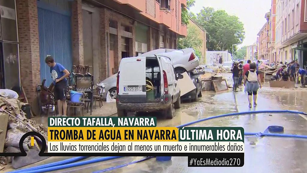 Tromba de agua en Navarra: el agua arrastra a coches, inunda comercios y hasta destroza carreteras