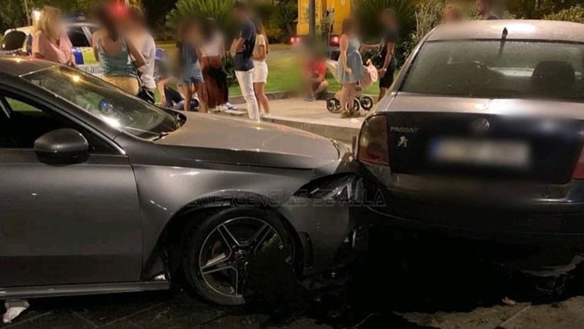 Con 16 años y borracho provoca un aparatoso accidente en Sevilla