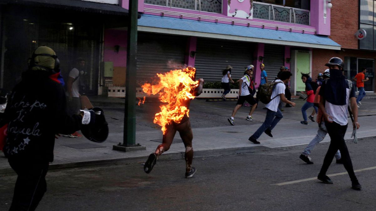 Detenido en España el acusado de quemar vivo a un hombre durante las protestas en Venezuela - NIUS