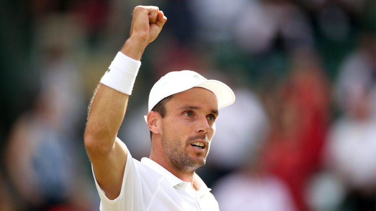Bautista pospone su despedida de soltero tras su clasificación a semifinales de Wimbledon: "Había planeado estar en Ibiza" Bautista pospone su despedida de soltero tras su clasificación a semifinales de Wimbledon: "Había planeado estar en Ibiza"