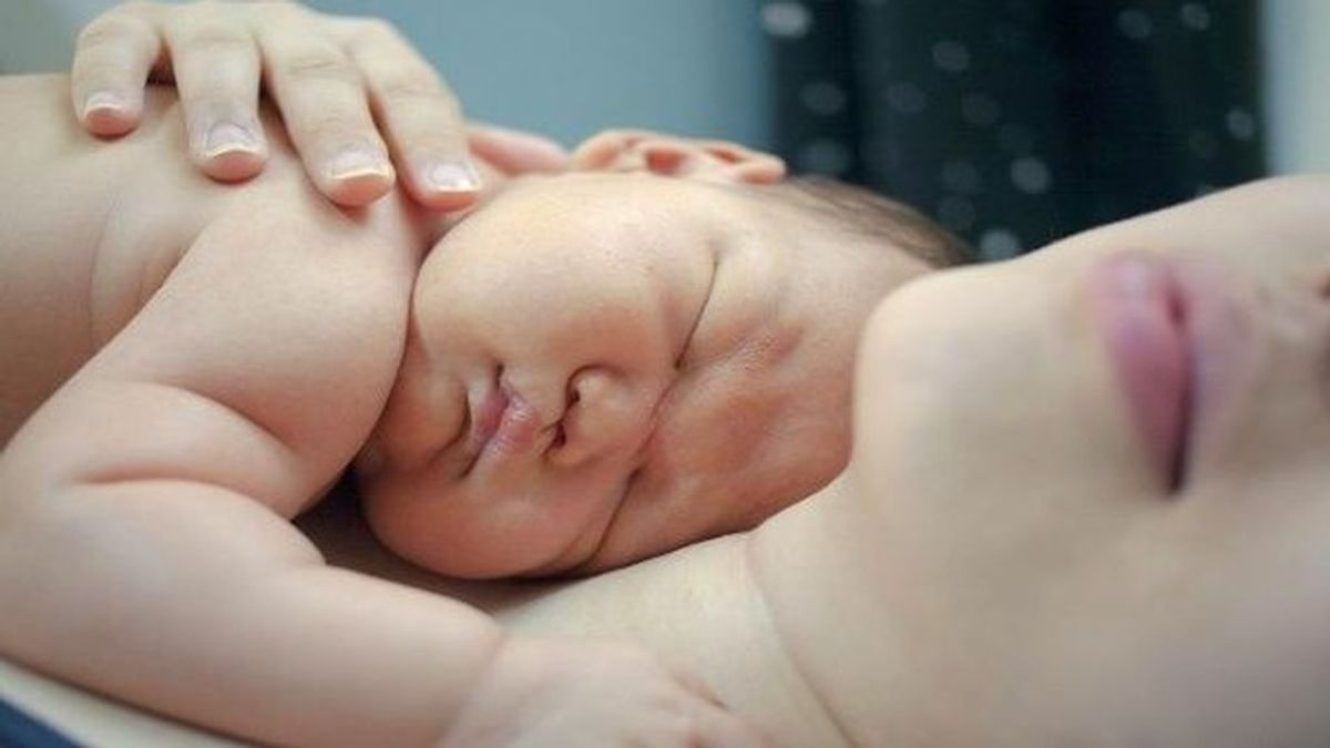 Dos madres solteras denuncian a la Seguridad Social por "discriminación" de los permisos de paternidad